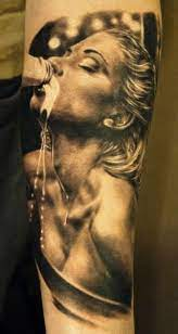 Elegant Woman with Pearls